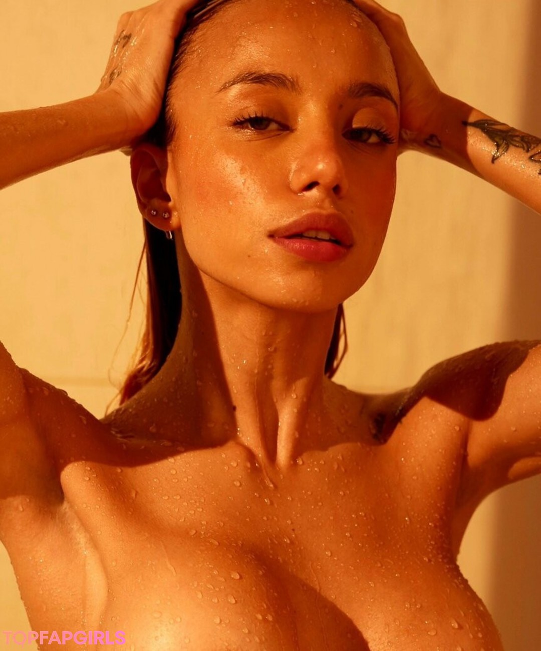 Naakte gelekte OnlyFans-foto van Danielaescalonap #3 Naakte gelekte OnlyFans-foto van Danielaescalonap #3