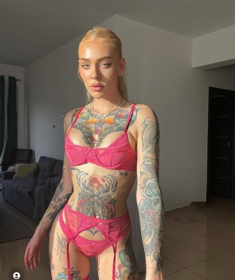 Naakte gelekte OnlyFans-foto van Aurajoutsenlampi