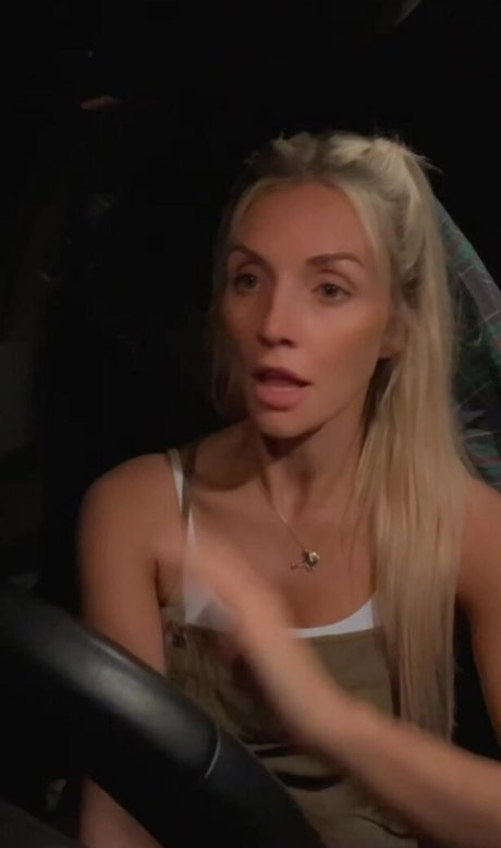Naakte gelekte OnlyFans-foto van Jackie Higdon