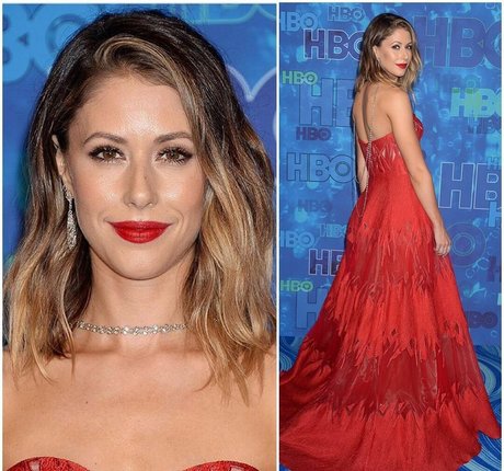 Amanda Crew