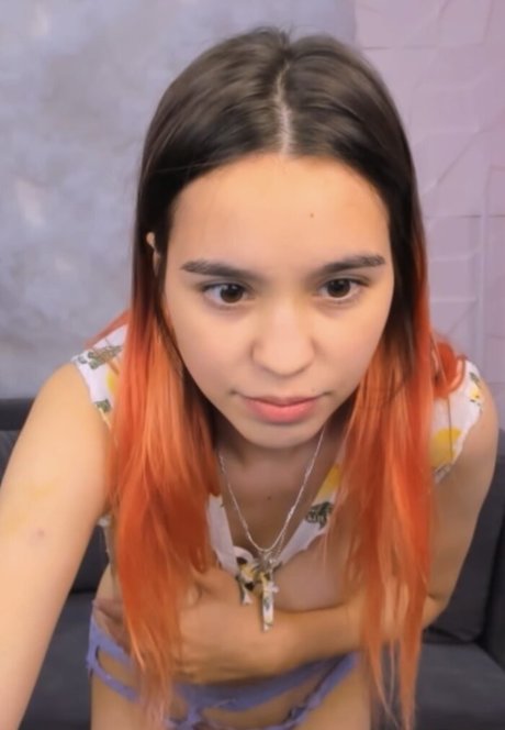 Naakte gelekte OnlyFans-foto van Mayflower