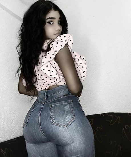 Naakte gelekte OnlyFans-foto van Sphakia Sanon