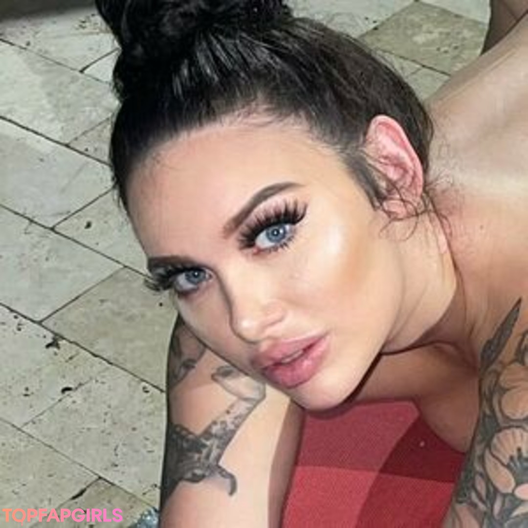 Naakte gelekte OnlyFans-foto van Taytatted #8 Naakte gelekte OnlyFans-foto van Taytatted #8