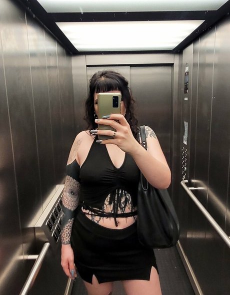 Naakte gelekte OnlyFans-foto van Ghostxgirl69
