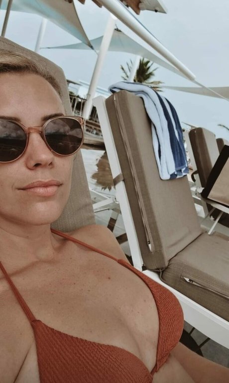 Naakte gelekte OnlyFans-foto van Hexsteph