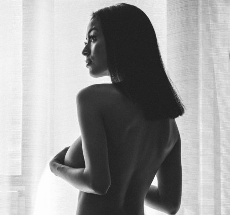Naakte gelekte OnlyFans-foto van Kaylinaeileennn