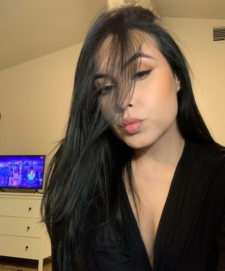 Naakte gelekte OnlyFans-foto van Alejandramariaxo