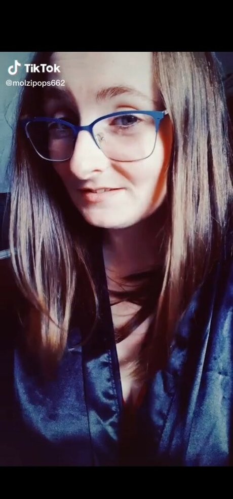 Naakte gelekte OnlyFans-foto van Molzipops662
