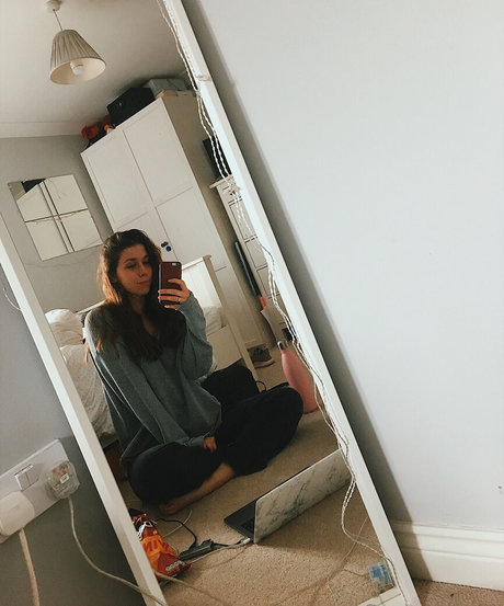 Naakte gelekte OnlyFans-foto van Seen Ellbats