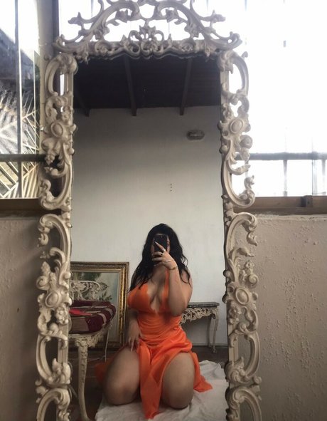 Naakte gelekte OnlyFans-foto van Vviczsz