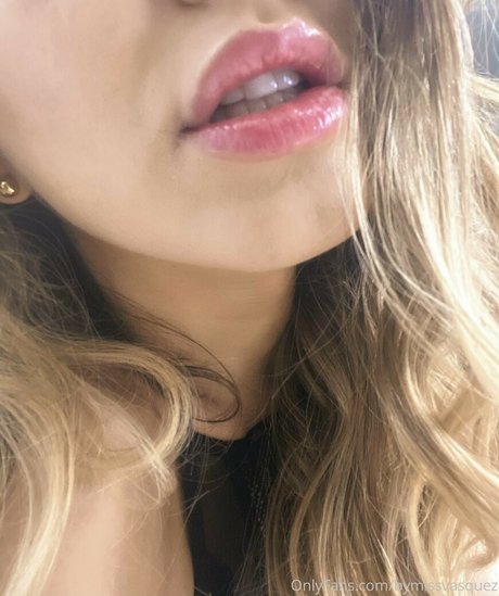 Naakte gelekte OnlyFans-foto van Bymissvasquez