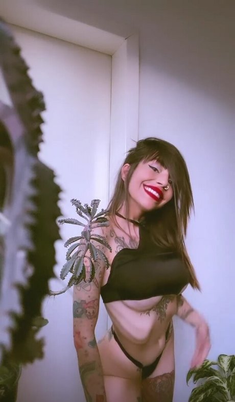 Naakte gelekte OnlyFans-foto van Lellycristie