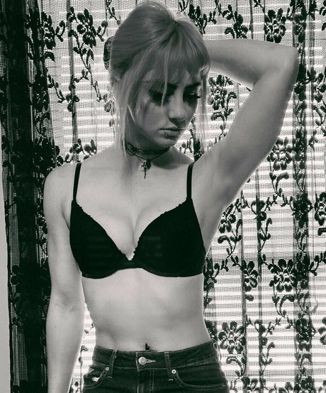 Naakte gelekte OnlyFans-foto van Wwe Gigi Dolin