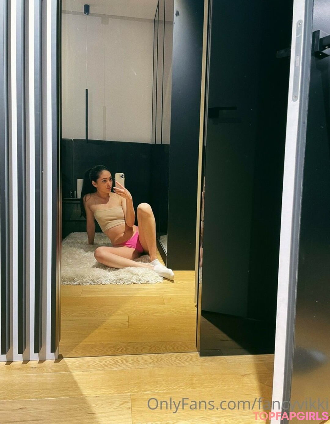 Naakte gelekte OnlyFans-foto van Fancyvikki #10 Naakte gelekte OnlyFans-foto van Fancyvikki #10