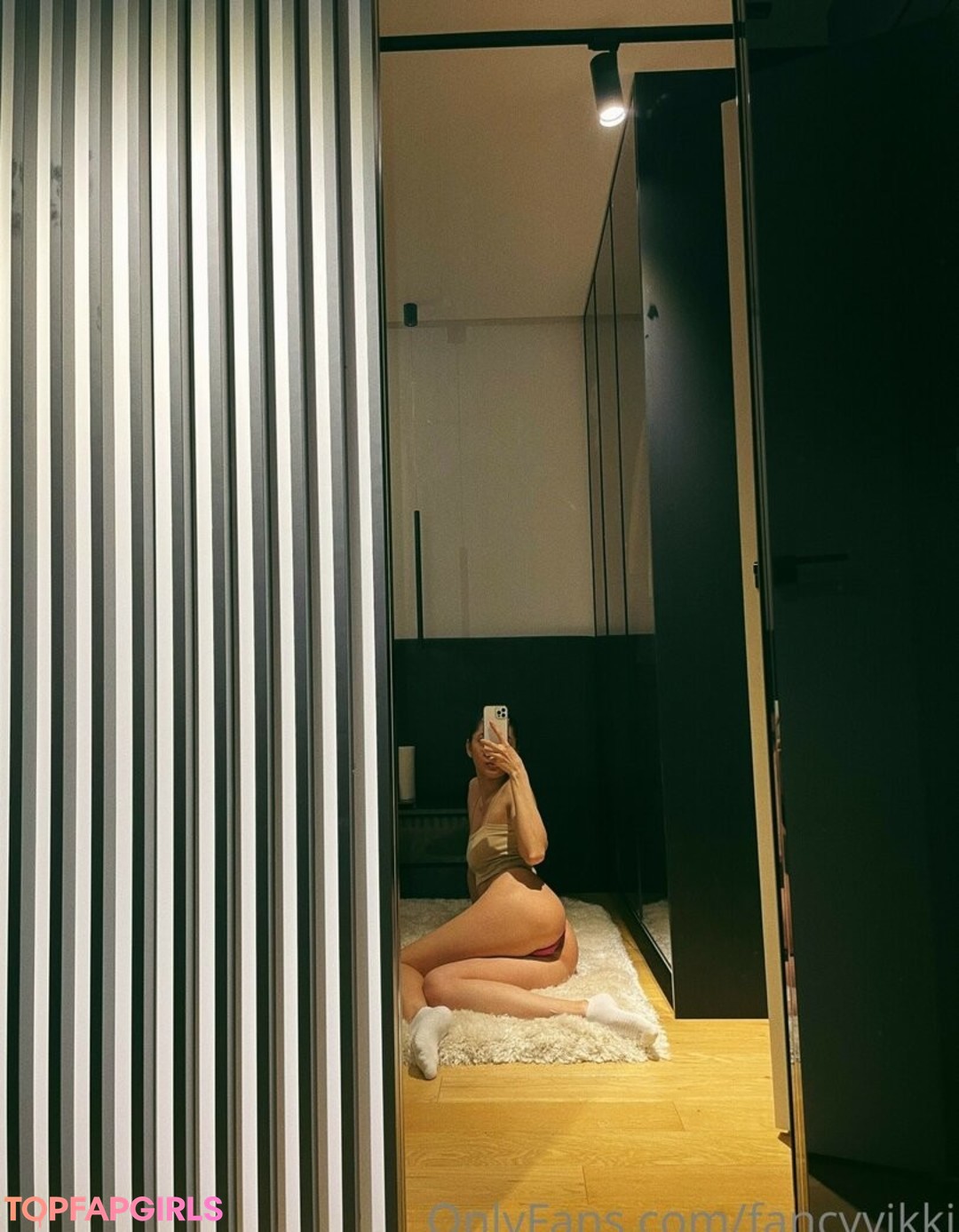 Naakte gelekte OnlyFans-foto van Fancyvikki #8 Naakte gelekte OnlyFans-foto van Fancyvikki #8