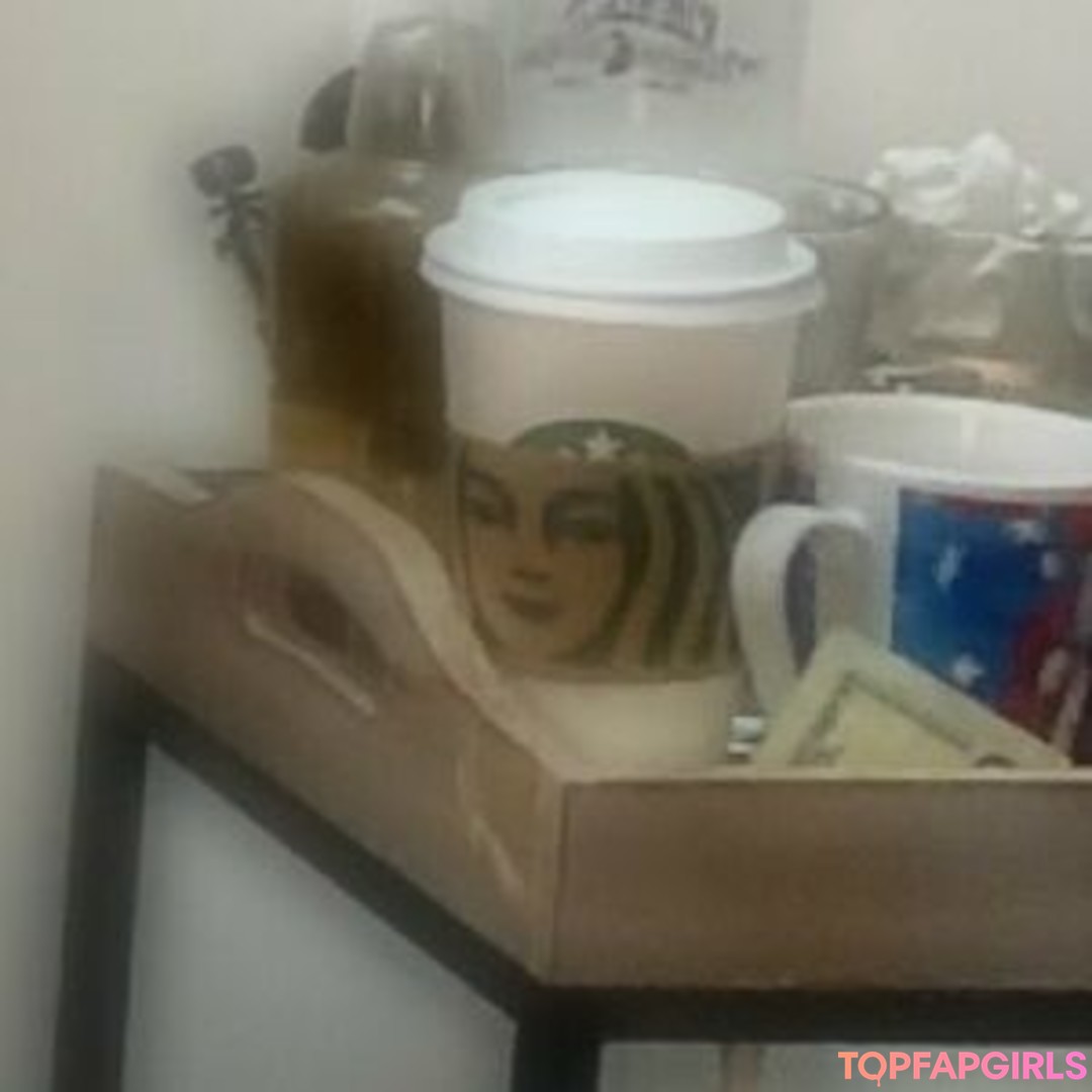 Naakte gelekte OnlyFans-foto van Nirvana #21 Naakte gelekte OnlyFans-foto van Nirvana #21