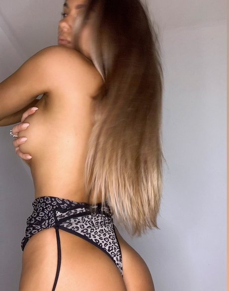 Naakte gelekte OnlyFans-foto van Tiziano Di Garbo