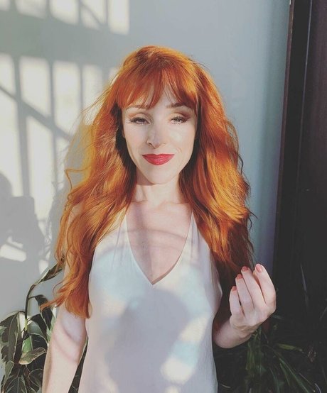 Naakte gelekte OnlyFans-foto van Ruth Connell