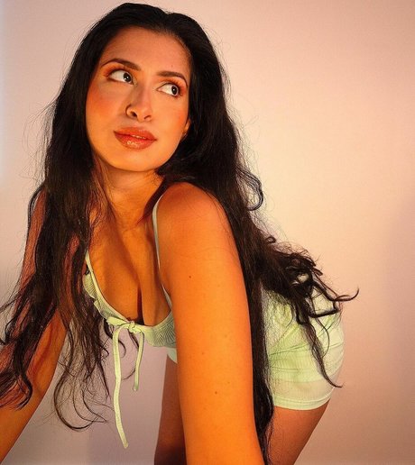 Naakte gelekte OnlyFans-foto van Lainielovee