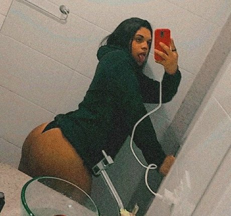 Naakte gelekte OnlyFans-foto van Babyyangel