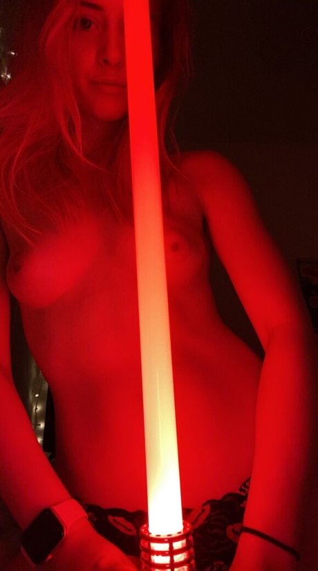 Naakte gelekte OnlyFans-foto van Lilnicole
