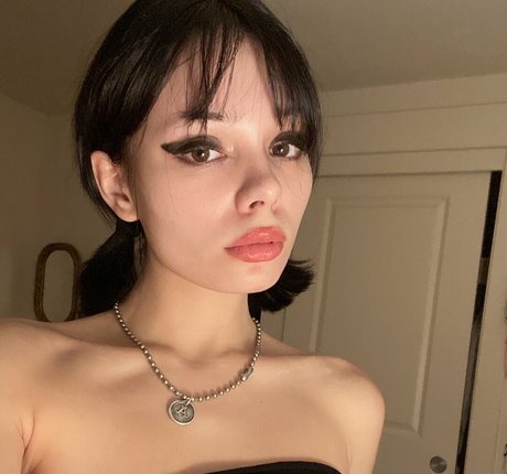 Naakte gelekte OnlyFans-foto van Kawaiigrrl