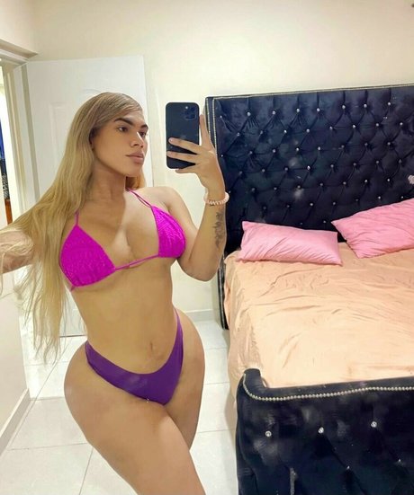 Naakte gelekte OnlyFans-foto van Darlyn Castillo