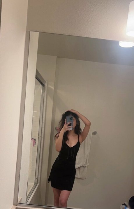 Naakte gelekte OnlyFans-foto van Vkimm
