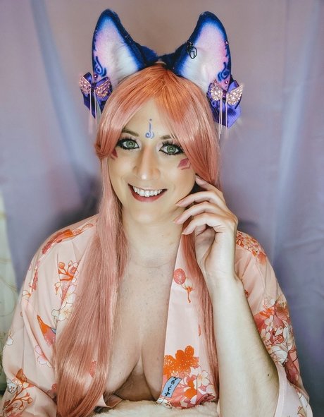 Naakte gelekte OnlyFans-foto van Lady Kitsune