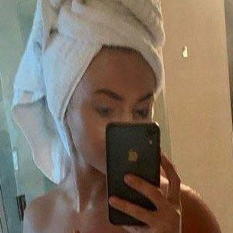 Naakte gelekte OnlyFans-foto van Fitfaithvip