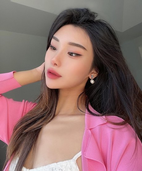 Naakte gelekte OnlyFans-foto van Bbymari