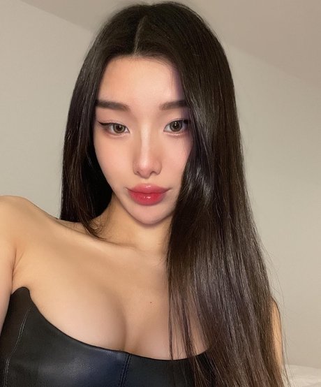 Naakte gelekte OnlyFans-foto van Bbymari