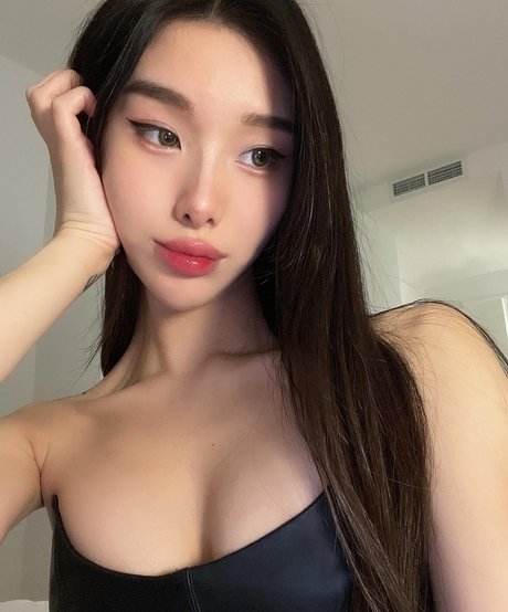 Naakte gelekte OnlyFans-foto van Bbymari