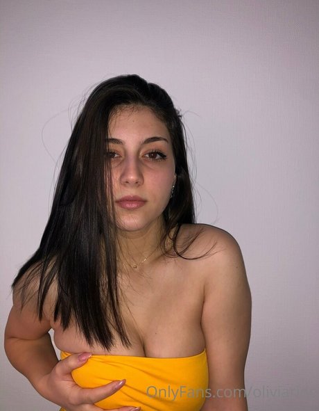 Naakte gelekte OnlyFans-foto van Olivia Rio