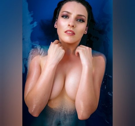 Naakte gelekte OnlyFans-foto van Fine Wolfanguar