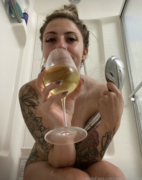 Naakte gelekte OnlyFans-foto van Angdollarsign
