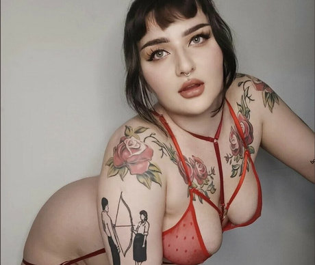 Naakte gelekte OnlyFans-foto van Helgoddessofdeath