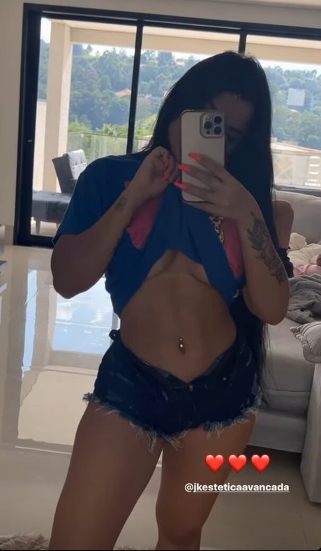 Naakte gelekte OnlyFans-foto van Tati Nunes