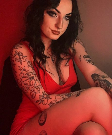 Naakte gelekte OnlyFans-foto van Dropdeadroses