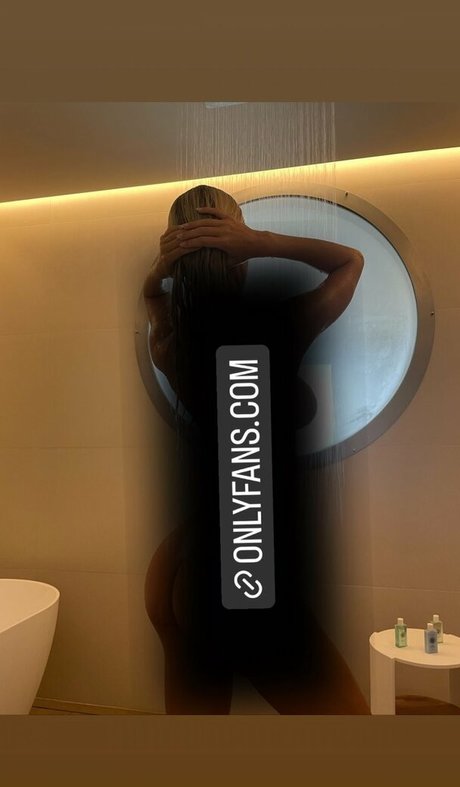 Naakte gelekte OnlyFans-foto van Caitlinjessie