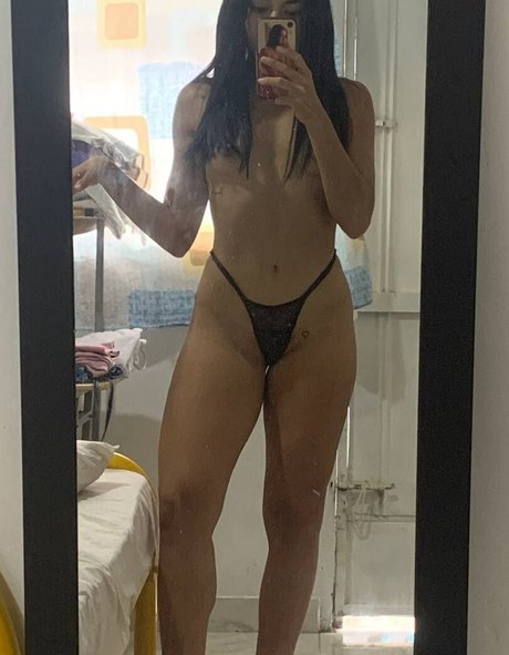 Naakte gelekte OnlyFans-foto van Vanessa Alvarez