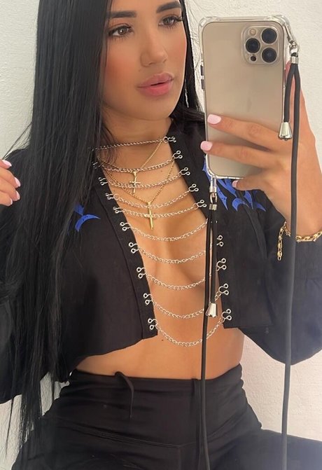 Naakte gelekte OnlyFans-foto van Gabriela Goncalves