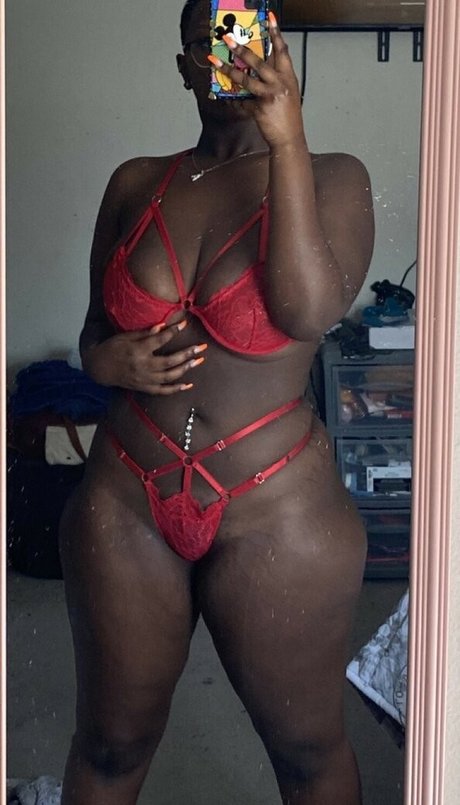 Naakte gelekte OnlyFans-foto van Liwitdabody