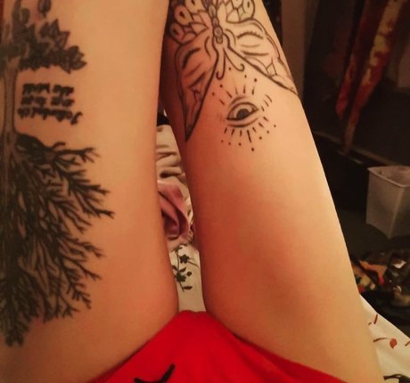 Naakte gelekte OnlyFans-foto van Bambiicandy