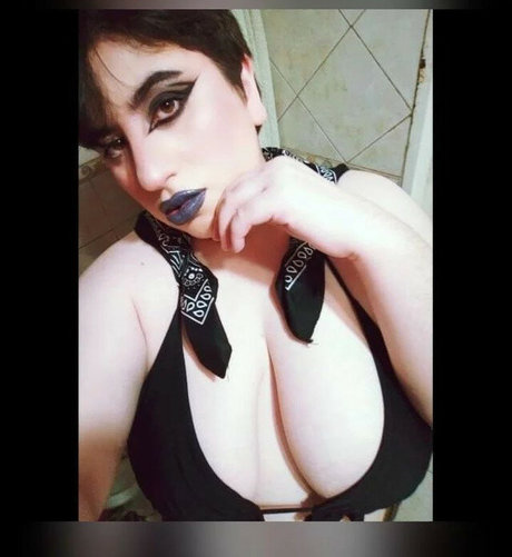 Naakte gelekte OnlyFans-foto van Daymaquillajes4