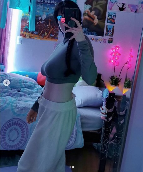 Naakte gelekte OnlyFans-foto van Knaiifuwaifuu