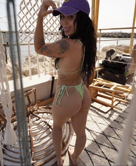 Naakte gelekte OnlyFans-foto van Justinemaarc