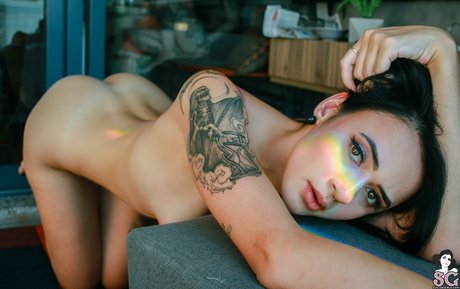 Naakte gelekte OnlyFans-foto van Hellbloom