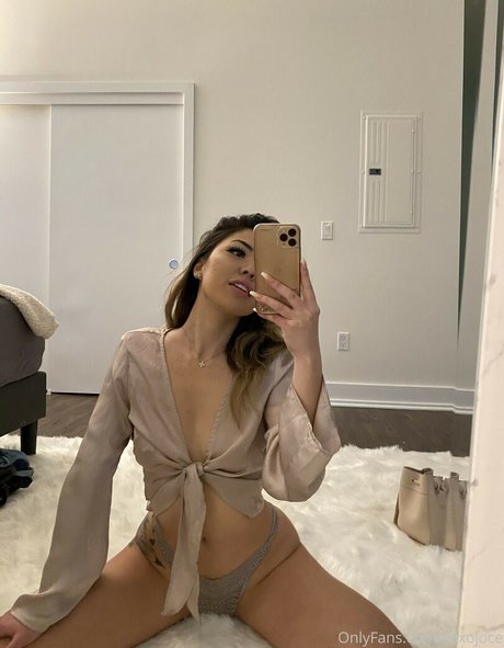 Naakte gelekte OnlyFans-foto van Xoxojoce