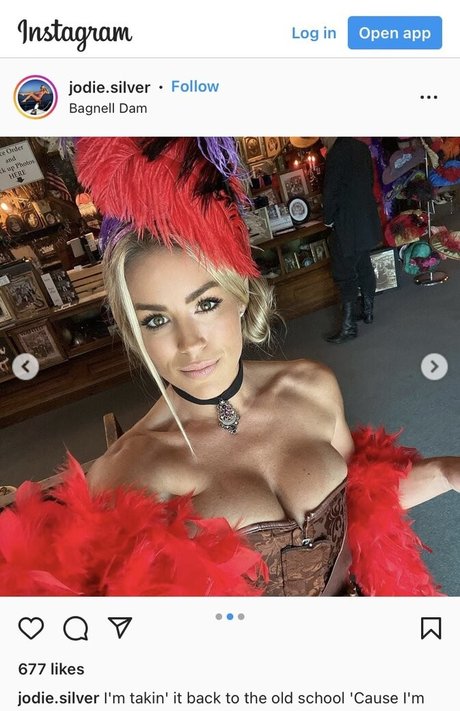 Naakte gelekte OnlyFans-foto van Jodie Silver